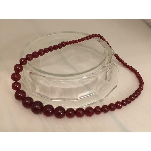 Vintage Cherry Amber 63 Graduated Beads 18” NECKLACE 22g (Re-Strung) - Picture 6 of 7